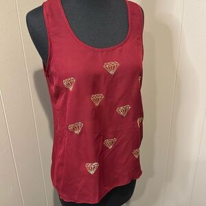 deb burgundy front gold stud diamond pattern sheer tank. Small.
